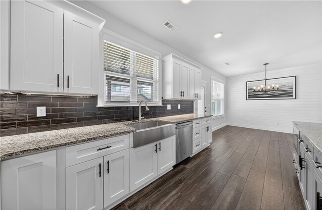 Building Photo - 1140 Hope St