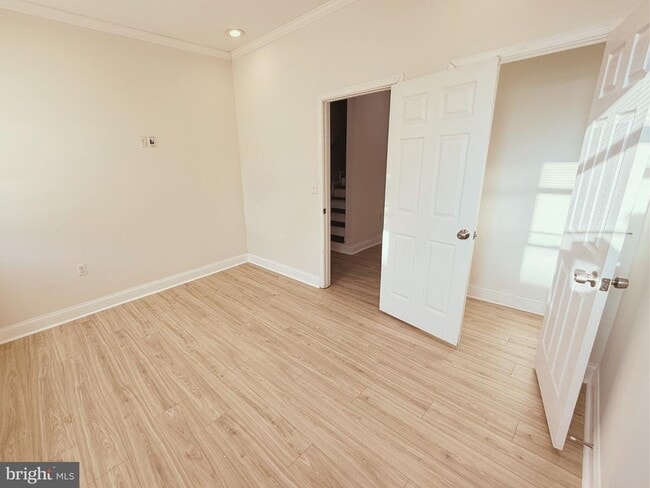 Building Photo - 714 Dolphin St