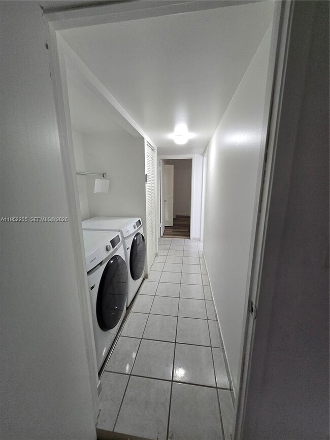 Building Photo - 12219 SW 14th Ln