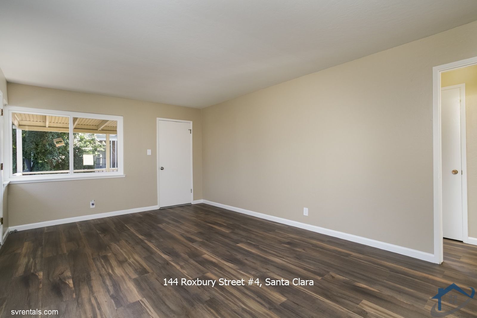 Building Photo - 144 Roxbury St