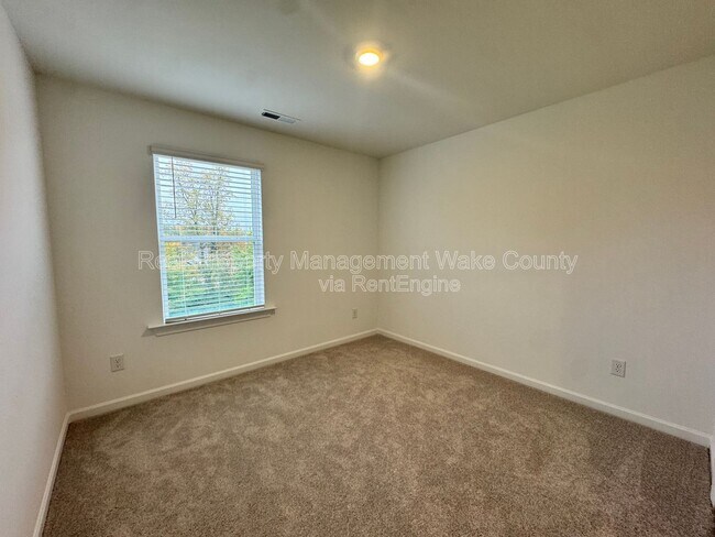 Building Photo - 416 Rowe Wy