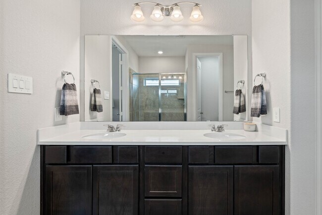 Building Photo - 519 Carina Gaze Dr