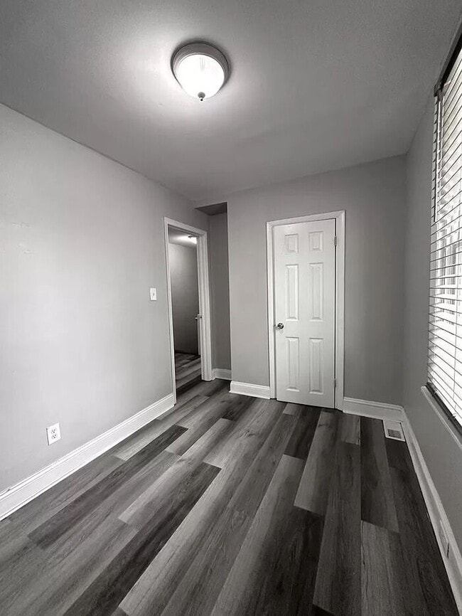 Building Photo - 3 Bedroom Detached Home