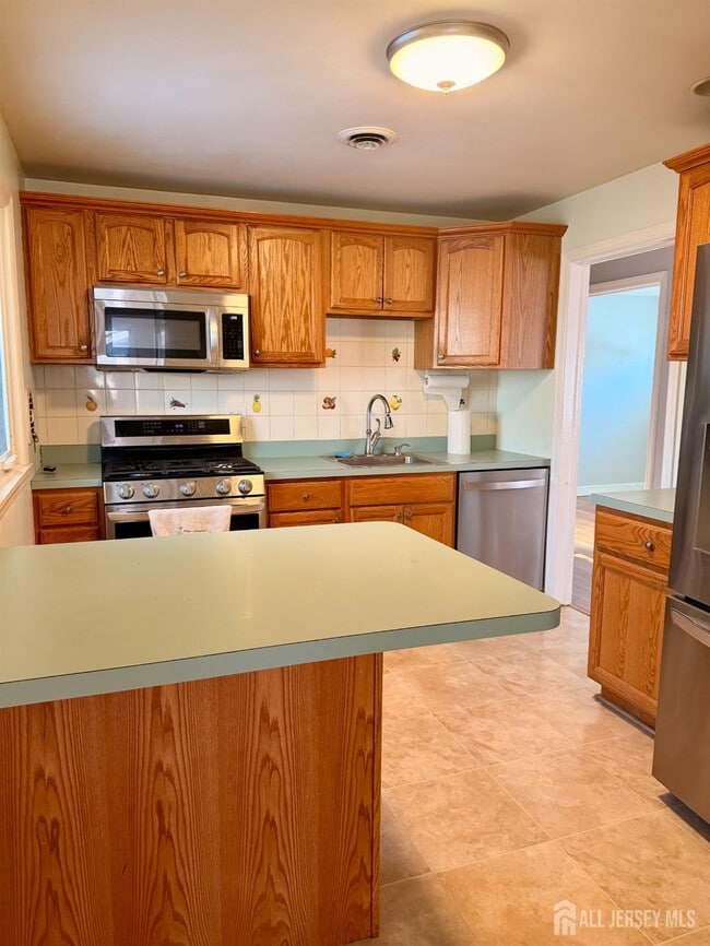 Building Photo - 100 New York Ave