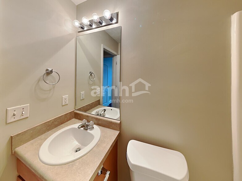 Building Photo - 3892 Refinement Way