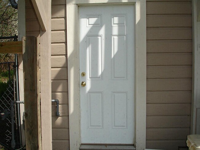 Building Photo - 447 W 22nd St