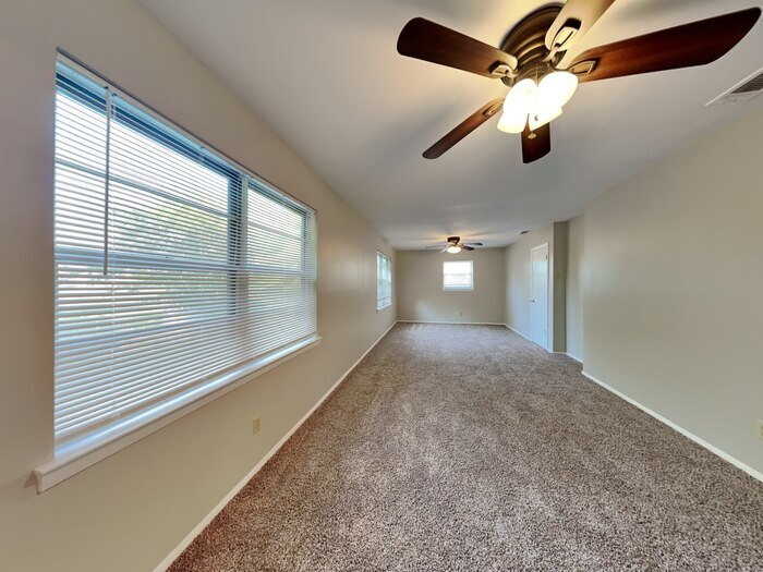 Building Photo - 647 Rutgers Dr