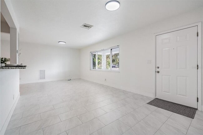 Building Photo - 6472-6113 113th St North