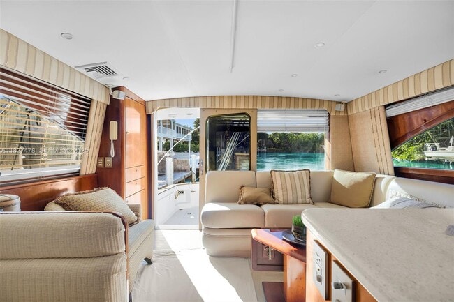 Building Photo - 232 W Seaview Dr