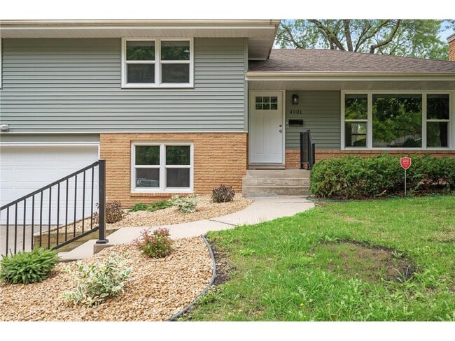 Building Photo - 4901 Larkspur Ln