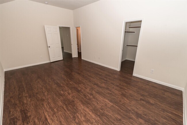 Building Photo - 5603 Straight Way