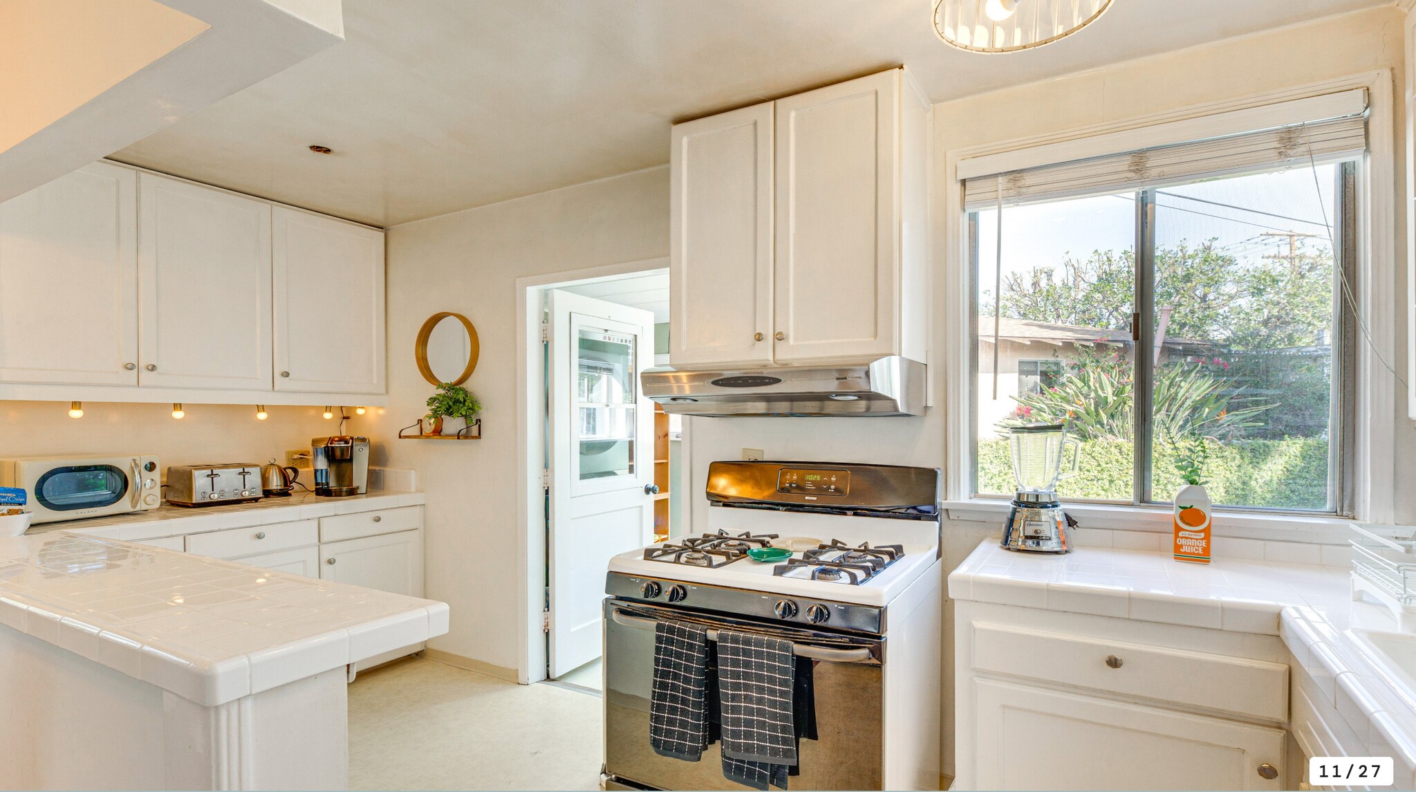 Building Photo - 504 N Rosemary Ln