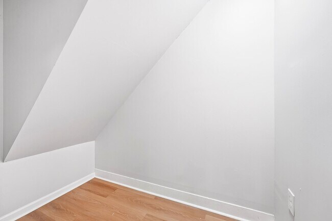 Building Photo - 605 Bergenline Ave