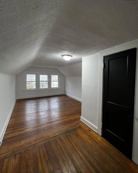 Primary Photo - 3145 Kensington Rd