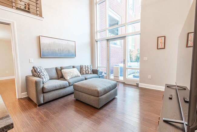 Building Photo - Furnished Downtown 2 BD in Short North! Sa...