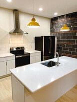 Building Photo - 736 Park Ave NW