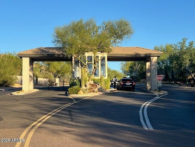 Building Photo - 11312 E Greenway Rd