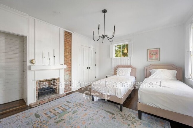 Building Photo - 216 W Carolina Ave