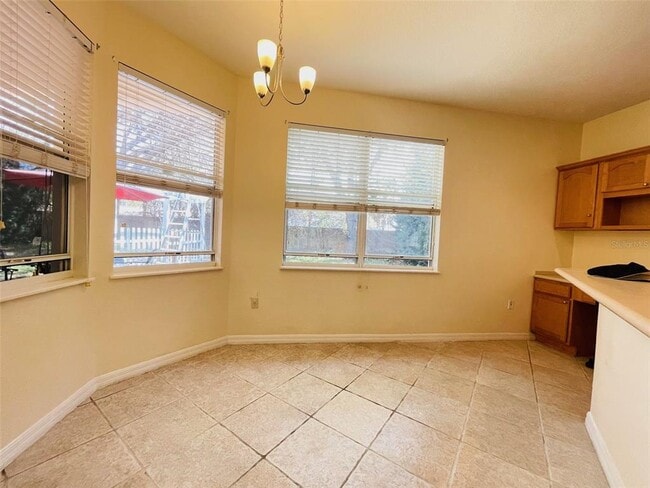 Building Photo - 935 Lascala Dr