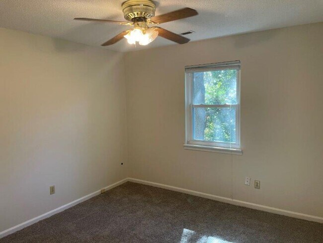 Building Photo - 2519 Hawksbury Ln