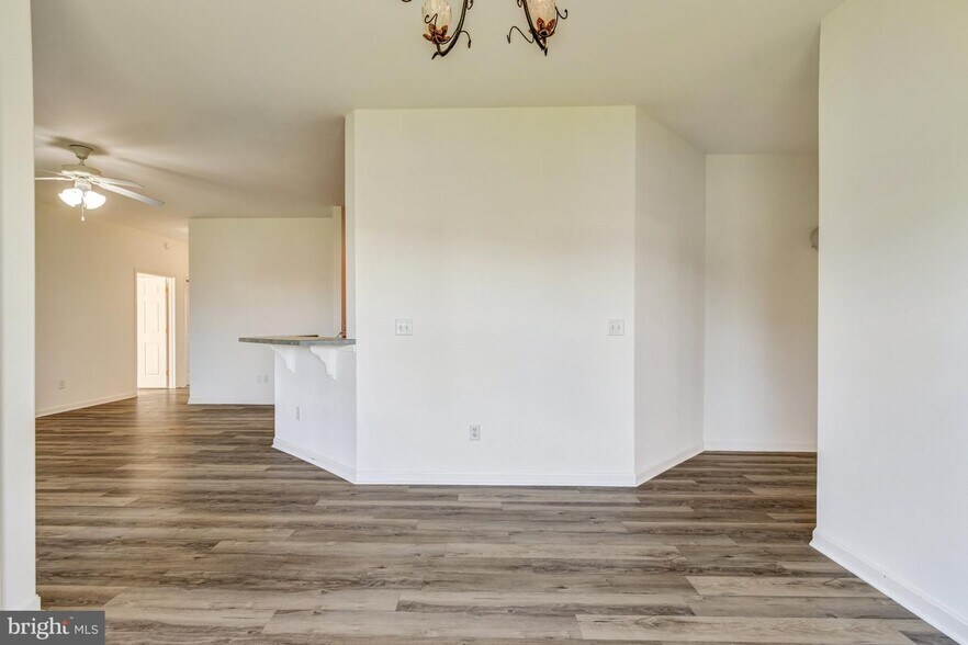 Building Photo - 145 Barksdale Ct