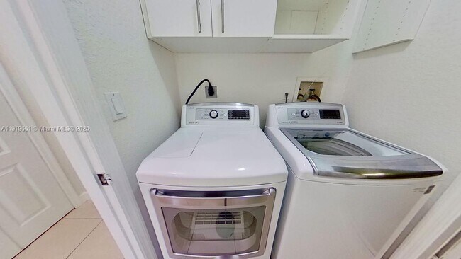 Building Photo - 11229 NW 78th Ln