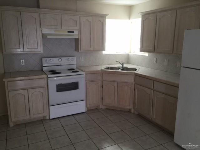 Building Photo - 2303 Moonlight Ln