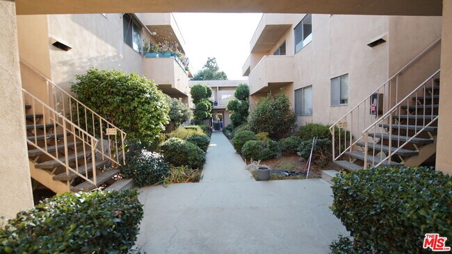 Building Photo - 1538 Stanford St