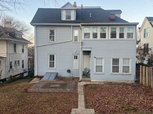 Building Photo - Brookland Grand 4917 sqft 8bd 3.5bth Home | Huge Front Porch | Large Back Yard