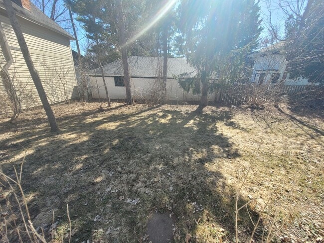 Building Photo - 225/227 Summit Ave