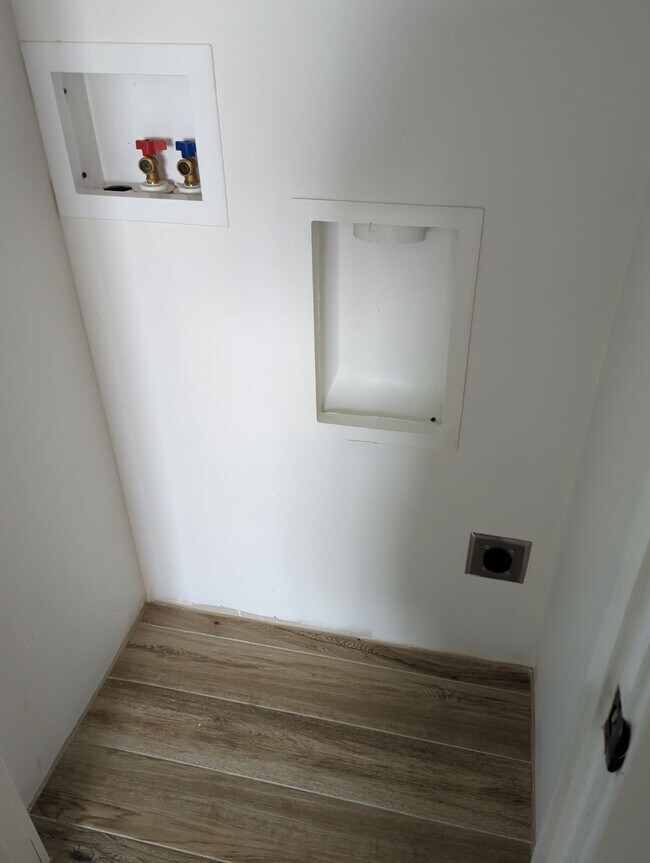 Building Photo - 10176 S 360 E