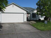 Building Photo - Three Bedroom Home in Keizer on Cul-de-sac