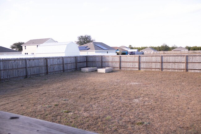 Building Photo - 228 Lockwood Way E