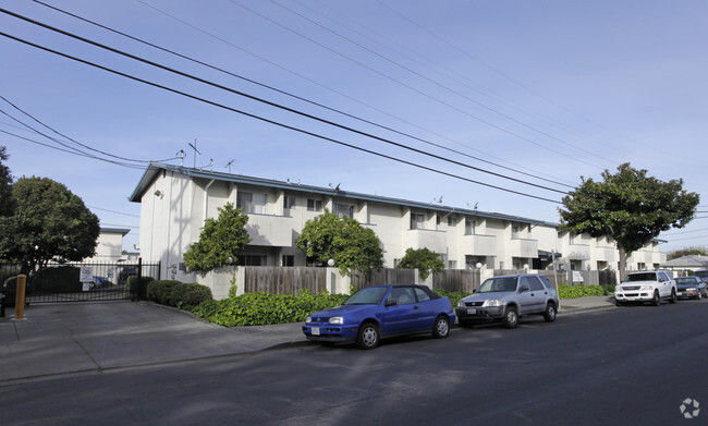 Building Photo - Orange Tree Apartments