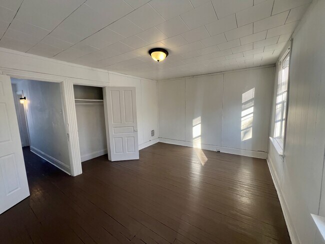 Building Photo - 26 N 16th St