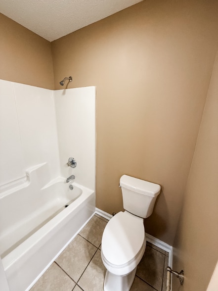 Building Photo - 304 Spring Creek Dr