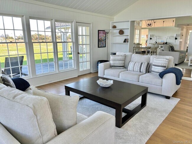 Building Photo - 1 Watersedge Dr