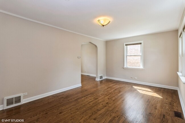 Building Photo - 5111 N Newland Ave