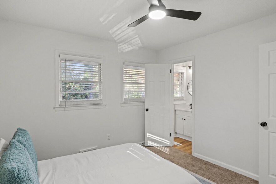 Building Photo - 2378 Green Forrest Dr