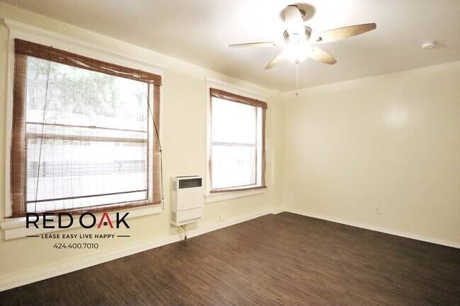 Building Photo - Completely Remodeled Top Floor Studio With...