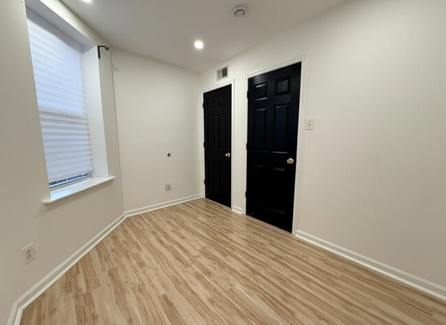 Building Photo - 615 S Conestoga St