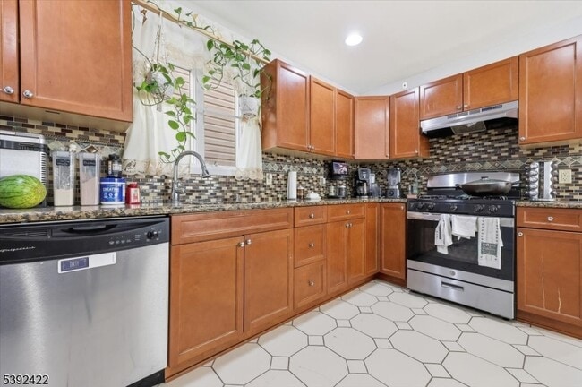 Building Photo - 245 Burgess Pl