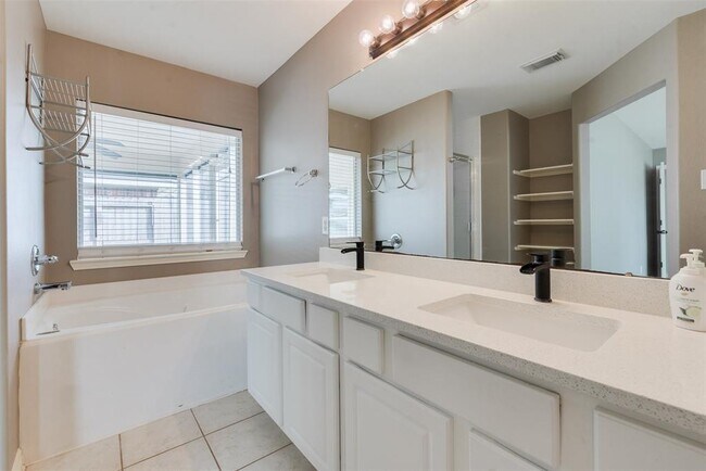 Building Photo - 12110 English Brook Cir