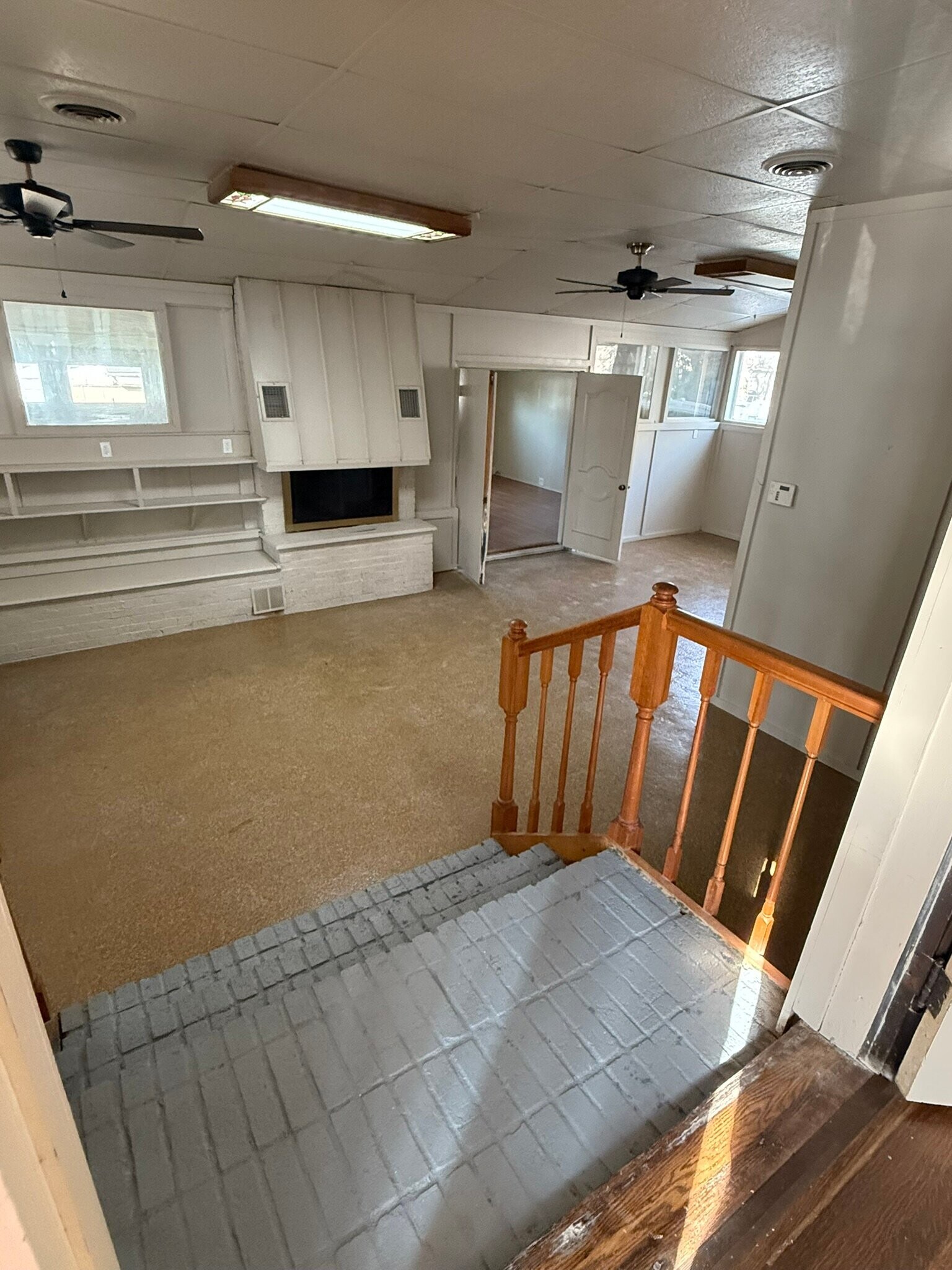 Building Photo - 907 Main St