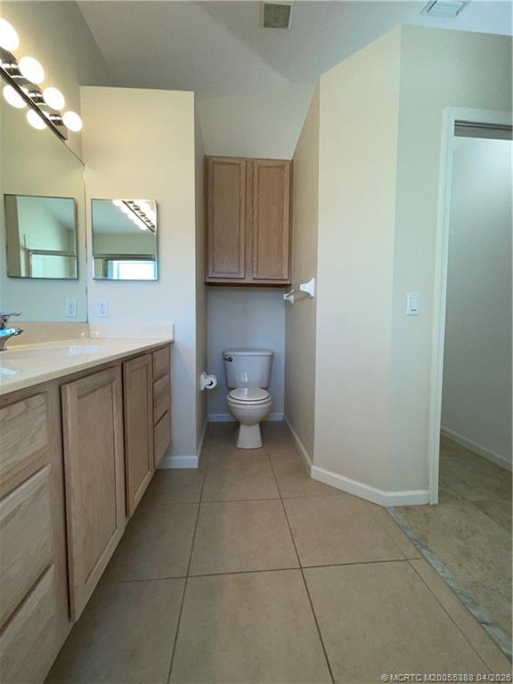 Building Photo - 456 SW Prado Ave