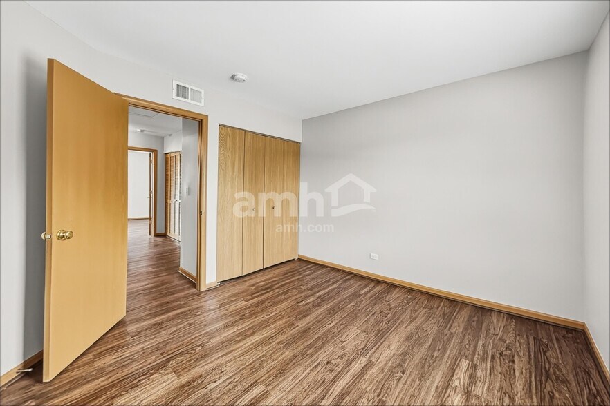 Building Photo - 250 Wedgewood Cir