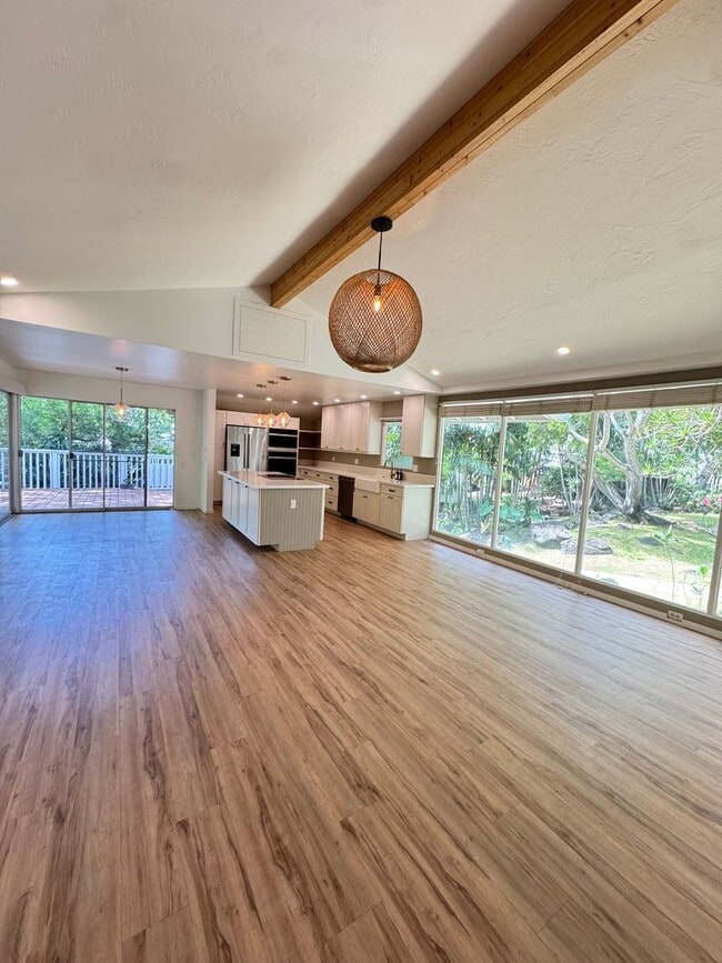 Building Photo - 3 BED, 2 BATH, 2 Parking with AC- Kalani Iki Estates