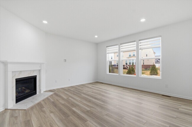 Building Photo - 709 Risdon Trail S