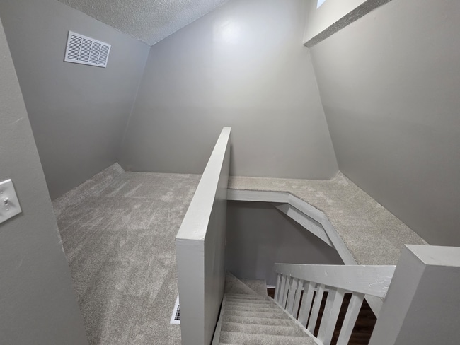 Building Photo - 3320