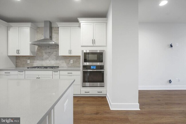Building Photo - 43421 Farringdon Sq